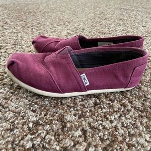 Toms